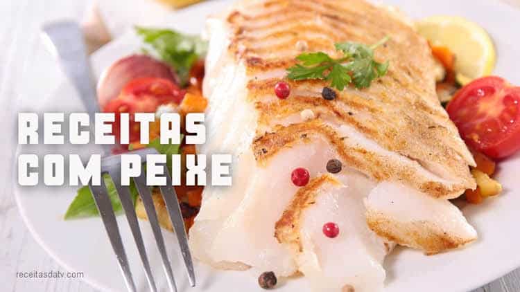 Salada picante e peixe grelhado