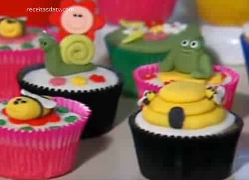 Receitas da TV cupcakes bolinho colorido